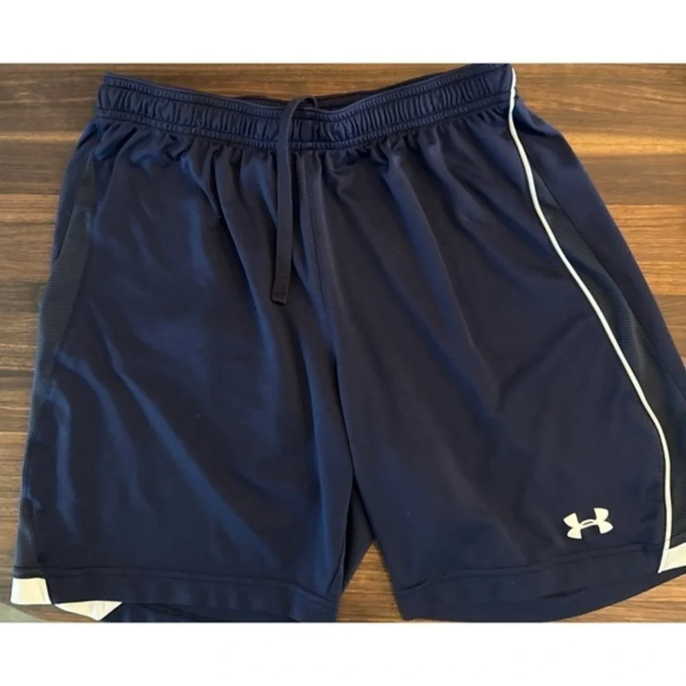 Under Armour Boys Youth XL Bundle of 2‎ Shorts